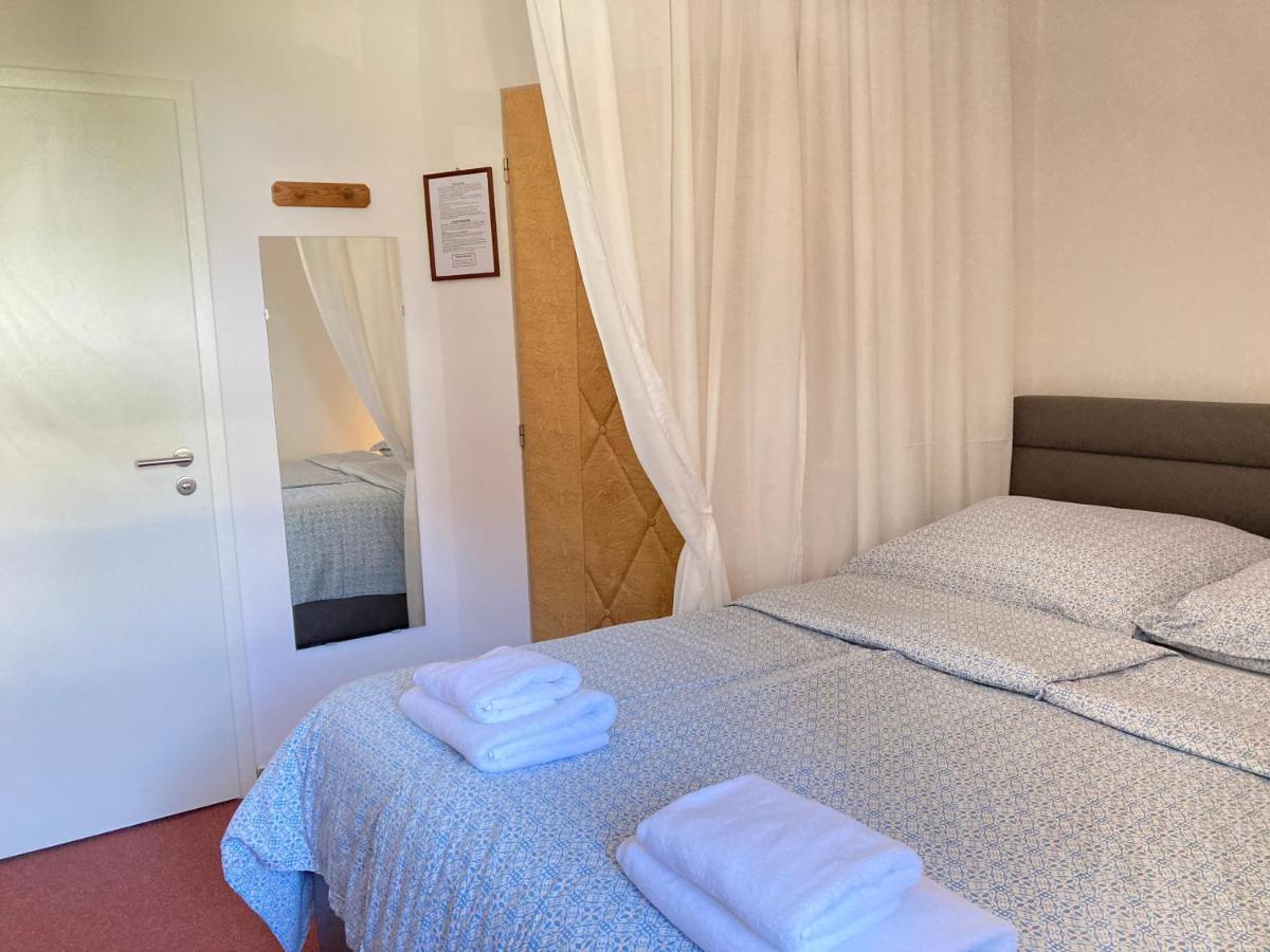 Guesthouse Mikulas Mikulov - Free Parking In The City Center ภายนอก รูปภาพ