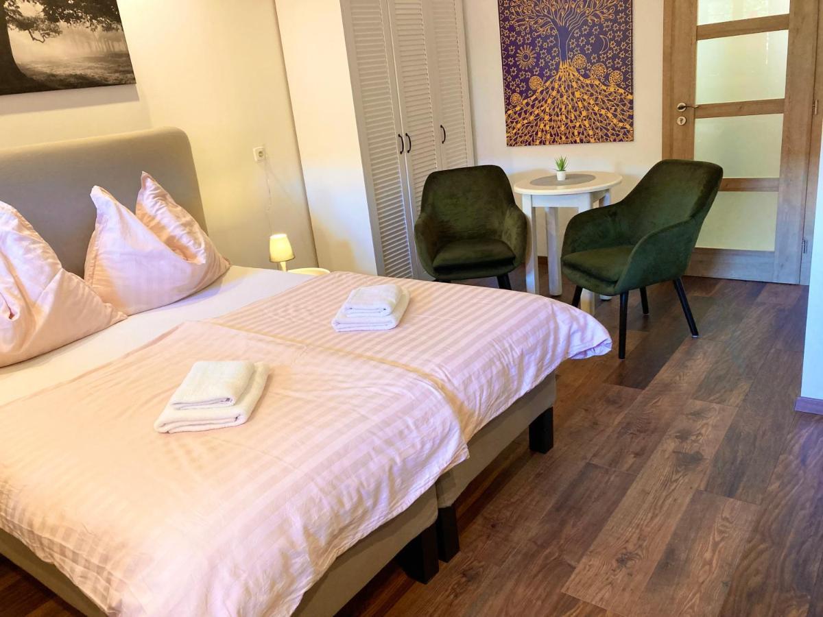 Guesthouse Mikulas Mikulov - Free Parking In The City Center ภายนอก รูปภาพ