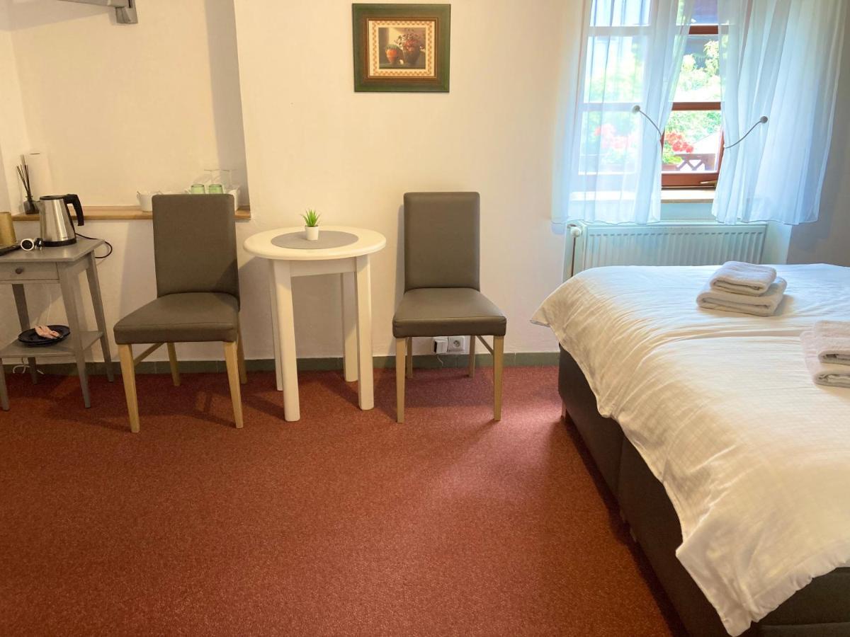Guesthouse Mikulas Mikulov - Free Parking In The City Center ภายนอก รูปภาพ