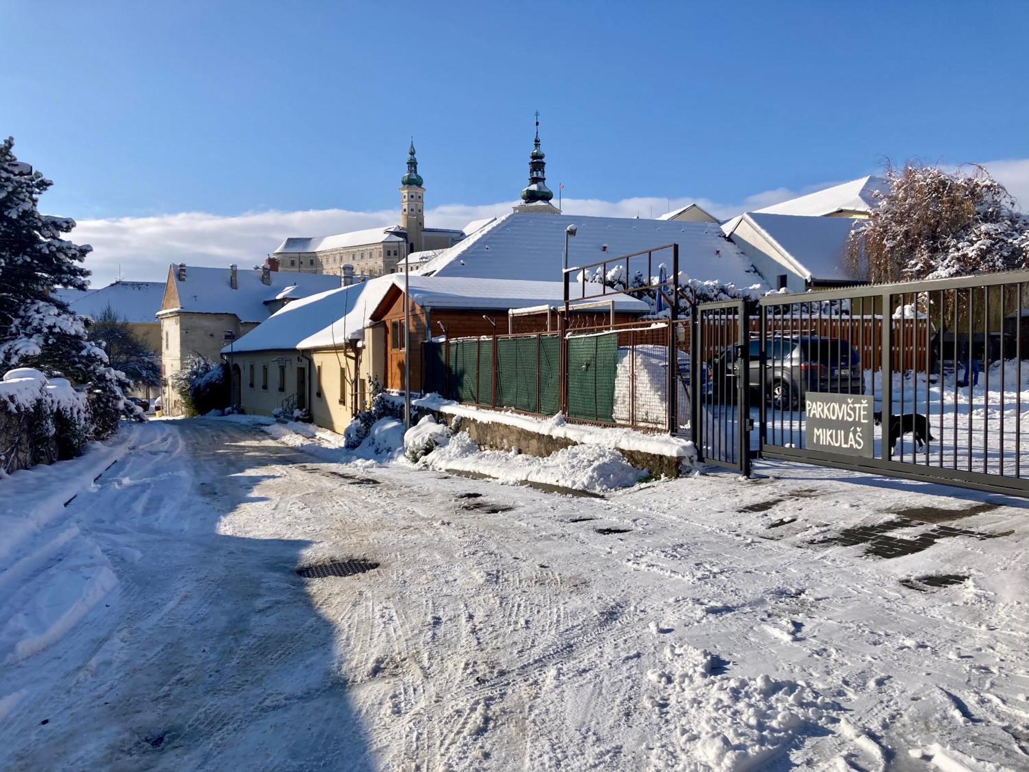 Guesthouse Mikulas Mikulov - Free Parking In The City Center ภายนอก รูปภาพ
