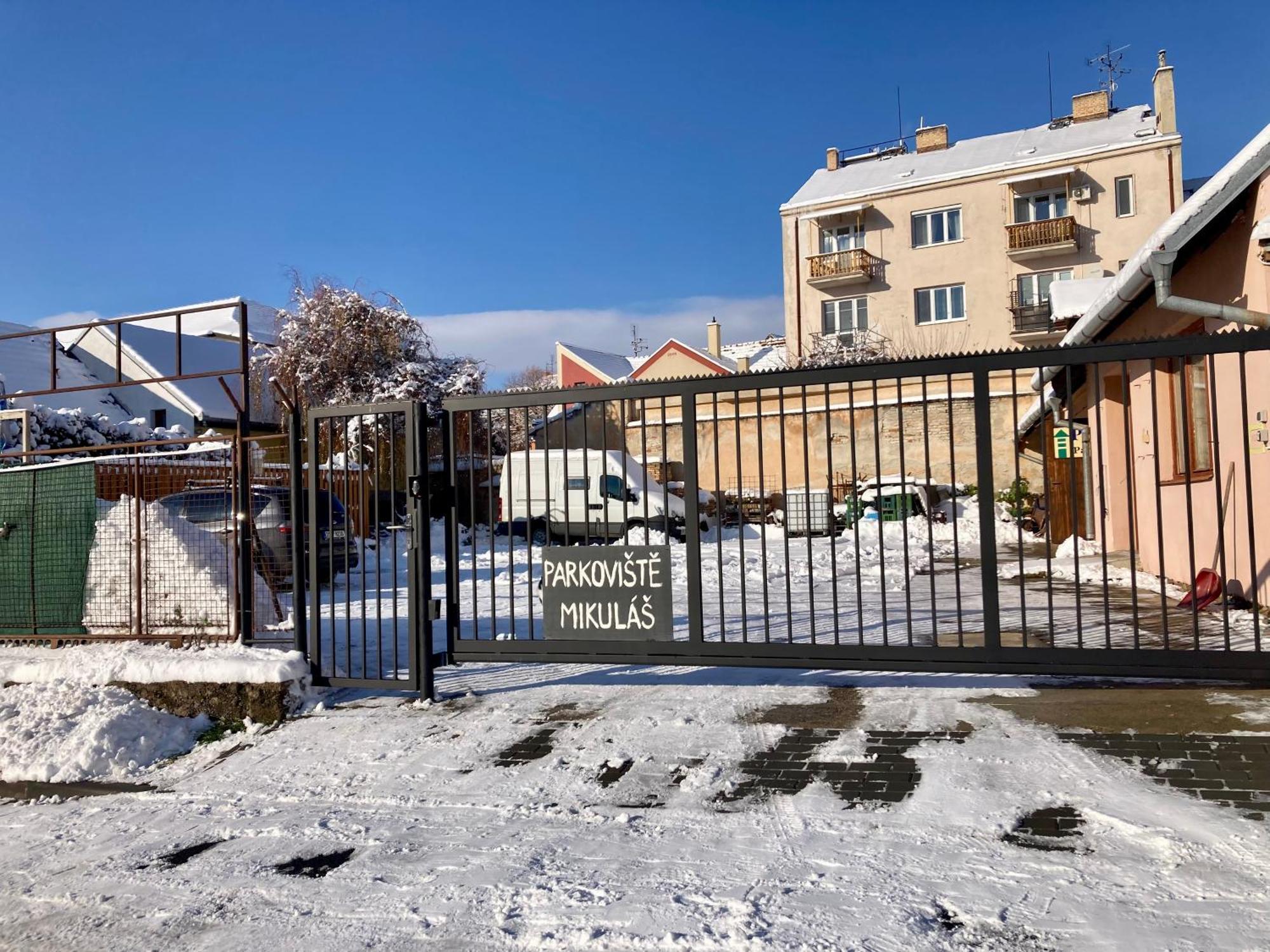 Guesthouse Mikulas Mikulov - Free Parking In The City Center ภายนอก รูปภาพ
