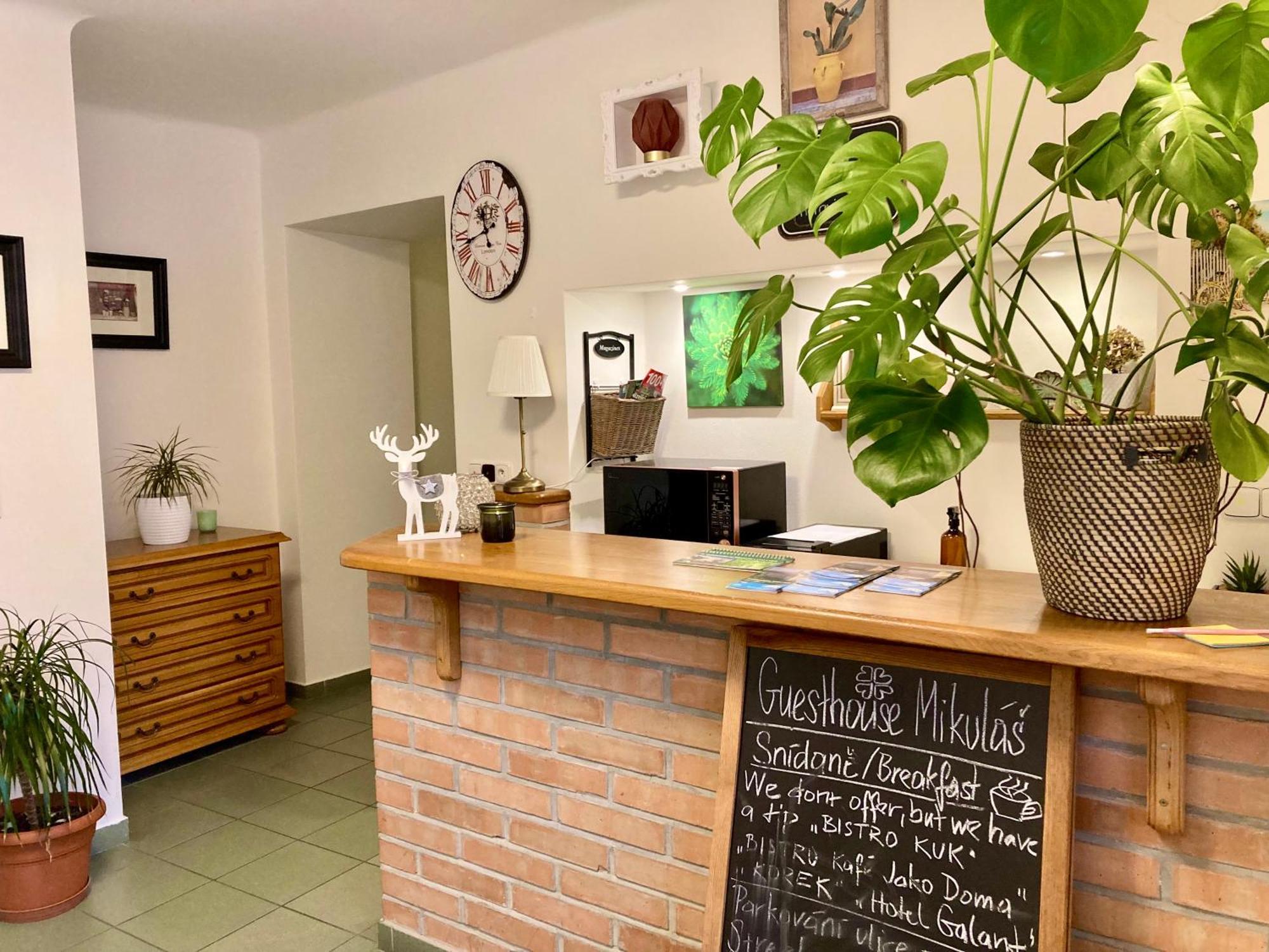 Guesthouse Mikulas Mikulov - Free Parking In The City Center ภายนอก รูปภาพ