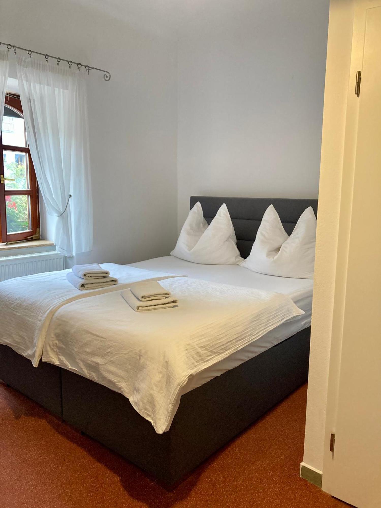 Guesthouse Mikulas Mikulov - Free Parking In The City Center ภายนอก รูปภาพ