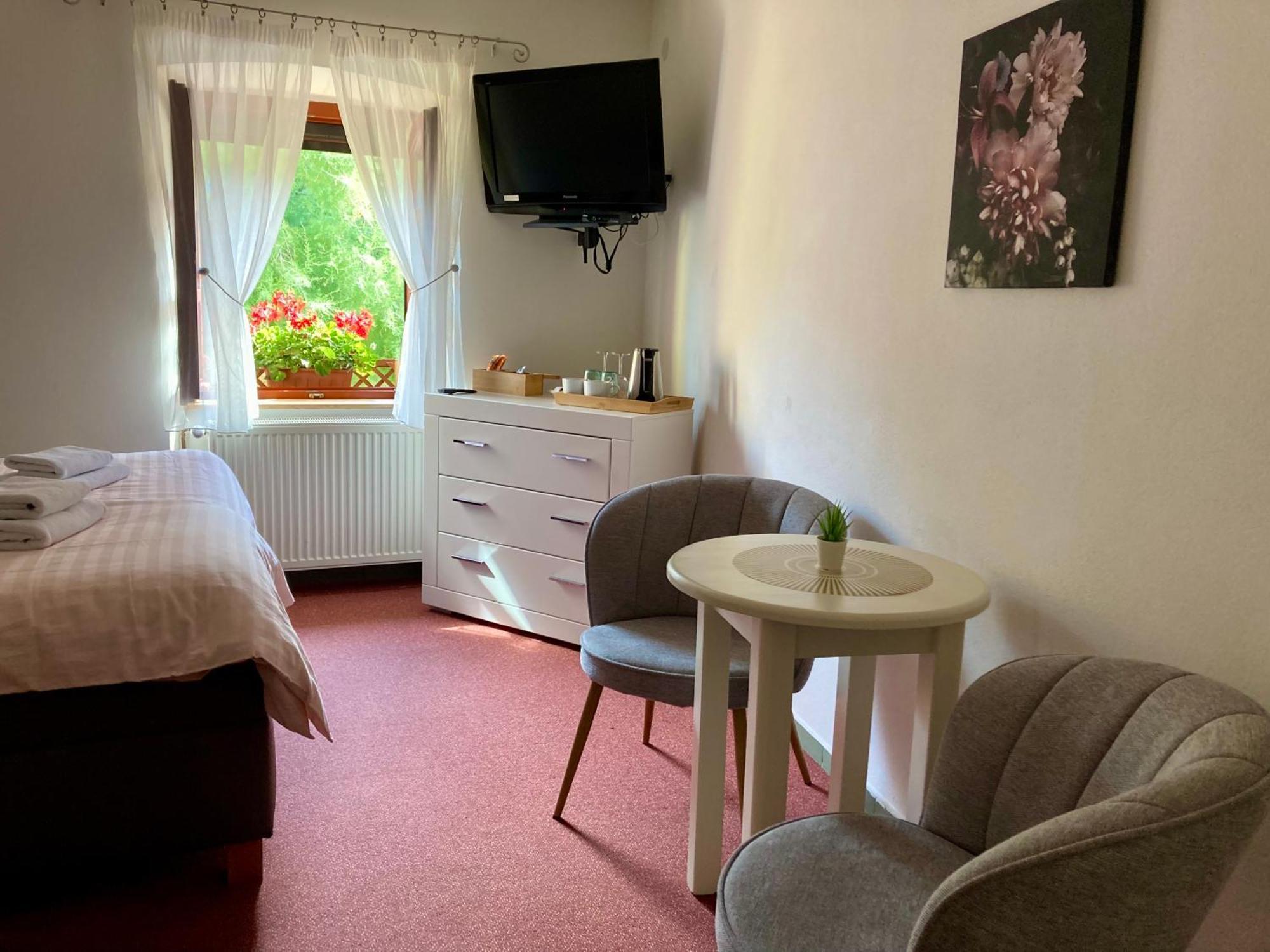 Guesthouse Mikulas Mikulov - Free Parking In The City Center ภายนอก รูปภาพ